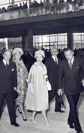 The Avvocato with Queen Elizabeth of England, in occasion  for the  celebrations of  Italy’s Unification, May 1, 1961.
