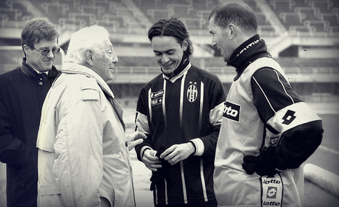 The Avvocato with Filippo Inzaghi and Zinédine Zidane before a game 