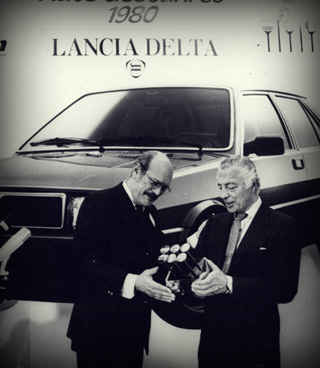 1980. Amburg. Gianni Agnelli receives the award “Car of the Year” for the Lancia Delta