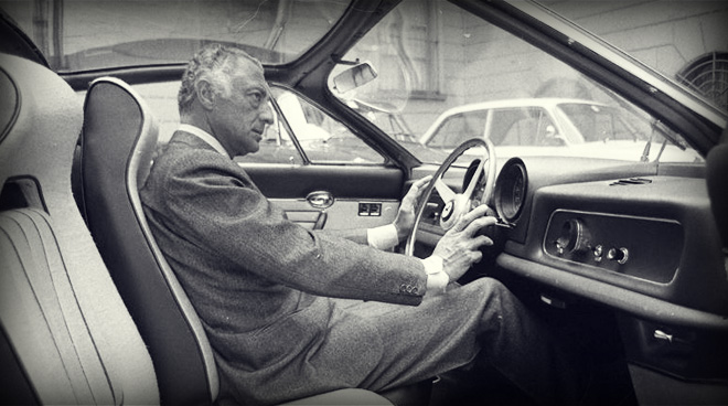 L'Avvocato Agnelli alla guida di una Ferrari