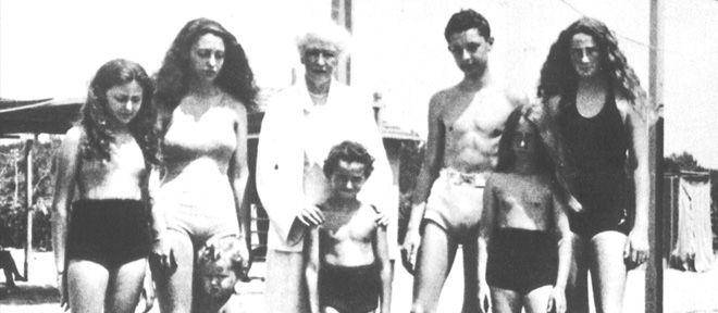 On vacation at Forte dei  Marmi in the 30's with his brothers, sisters and his grandmother Jane.
