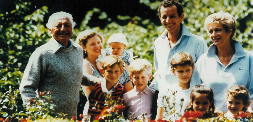 Gianni Agnelli con i figli e i nipoti nel 1986