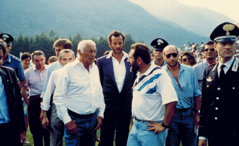 1985. With the Mayor Avv. Storero and his son Edoardo on the football pitch of Villar Perosa.